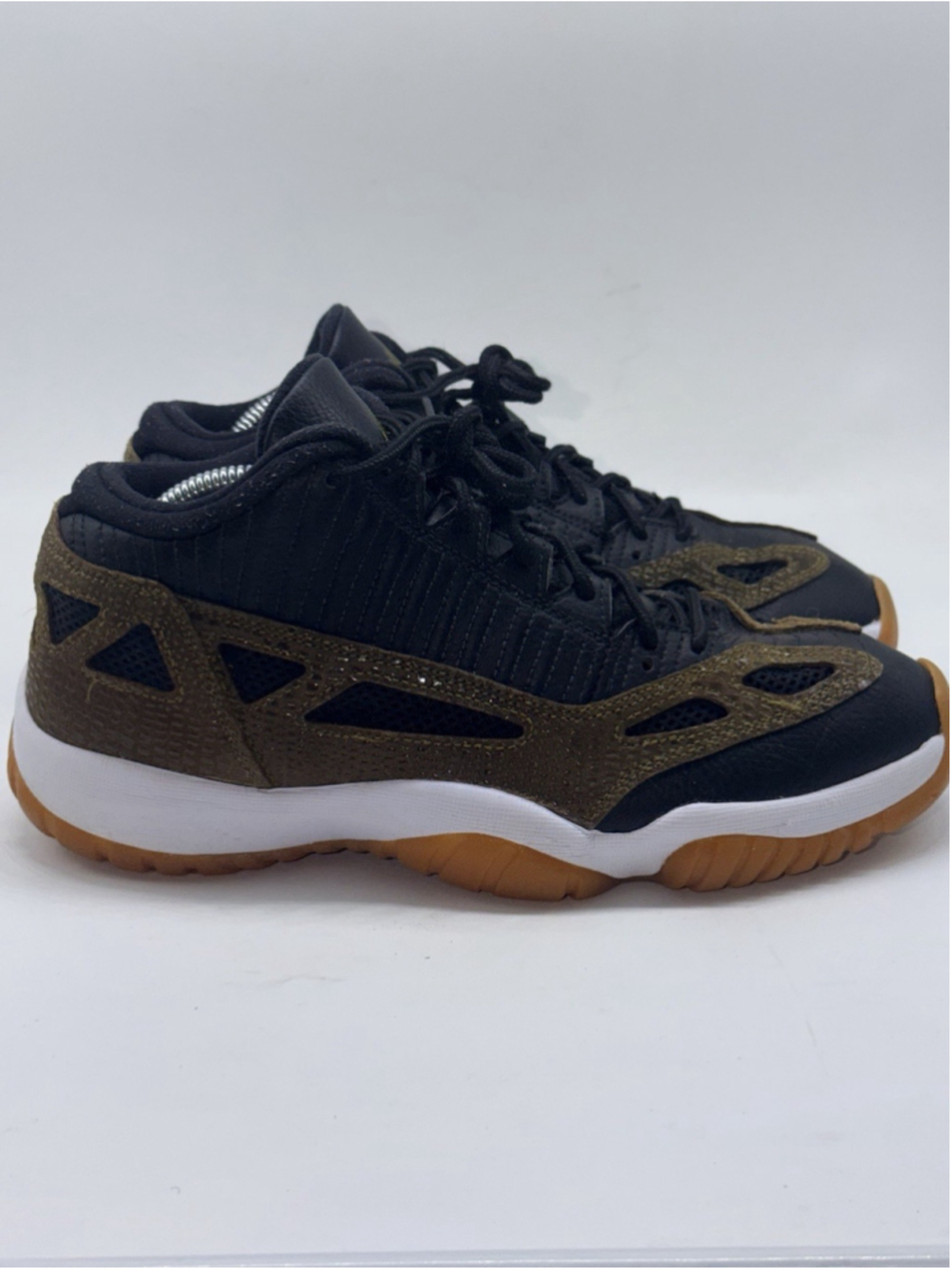 Size 9 - Air Jordan 11 IE Low Croc
